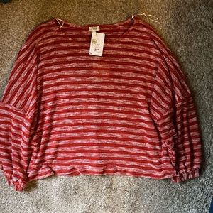 Umgee Light Sweater Size Large NWT